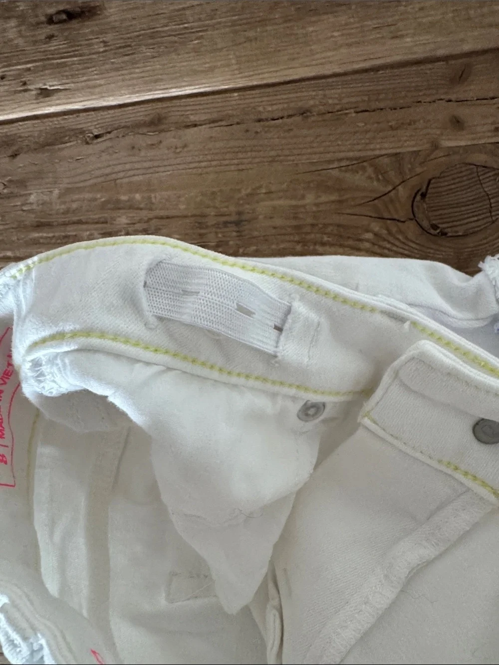 Girls Vineyard Vines White Denim Jean Shorts - Clean Mid Rise Style size 8